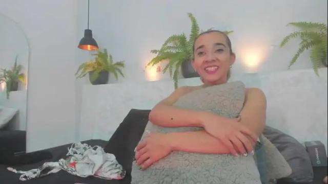 Image 12 of bellota_flak Stream on Chaturbate on 20 days ago