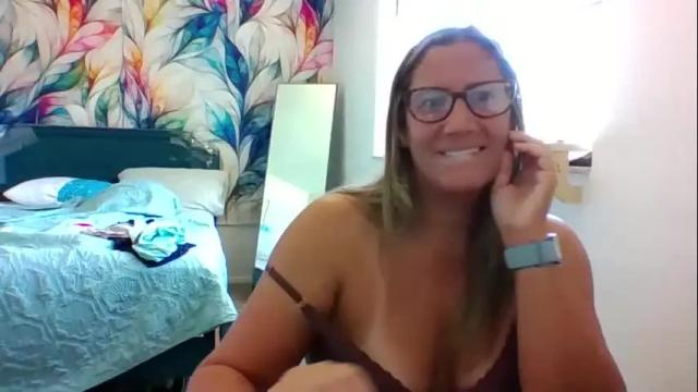 Image 10 of bendybecky69 Stream on Chaturbate on 1 month ago