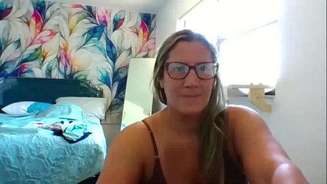 Image 3 of bendybecky69 Stream on Chaturbate on 1 month ago
