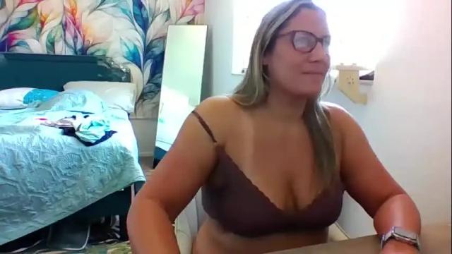 Image 6 of bendybecky69 Stream on Chaturbate on 1 month ago