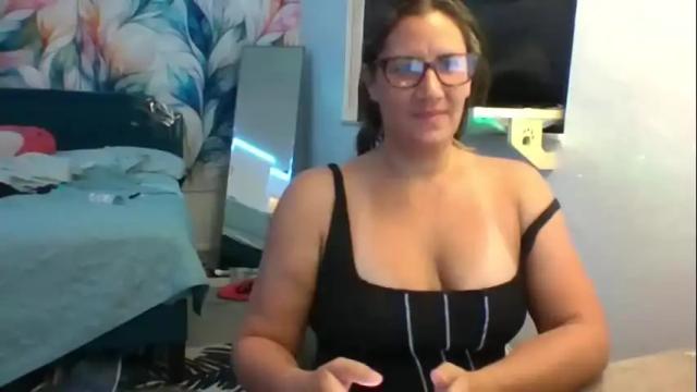 Image 10 of bendybecky69 Stream on Chaturbate on 1 month ago
