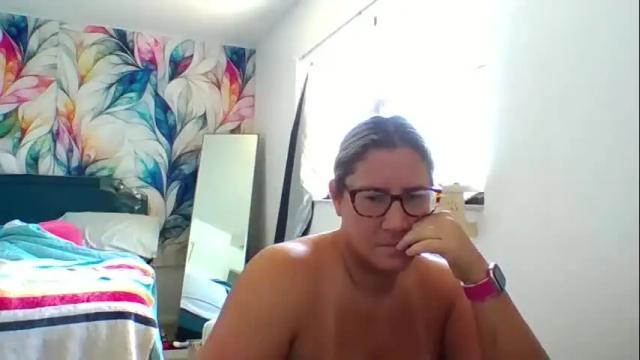 Image 12 of bendybecky69 Stream on Chaturbate on 1 month ago