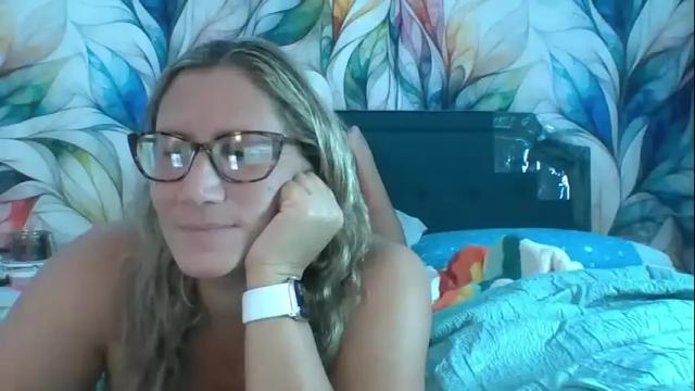 Image 6 of bendybecky69 Stream on Chaturbate on 16 days ago