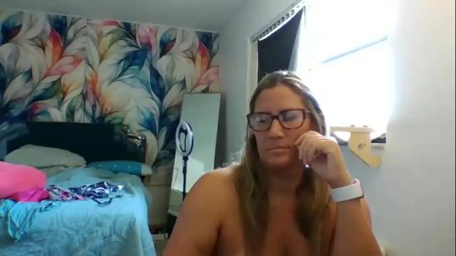 Image 7 of bendybecky69 Stream on Chaturbate on 14 days ago