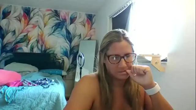 Image 8 of bendybecky69 Stream on Chaturbate on 14 days ago