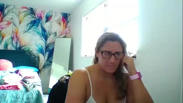 Image 4 of bendybecky69 Stream on Chaturbate on 3 days ago