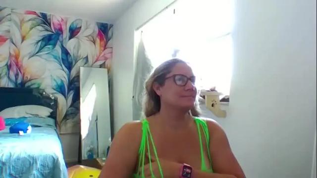 Image 11 of bendybecky69 Stream on Chaturbate on 1 month ago