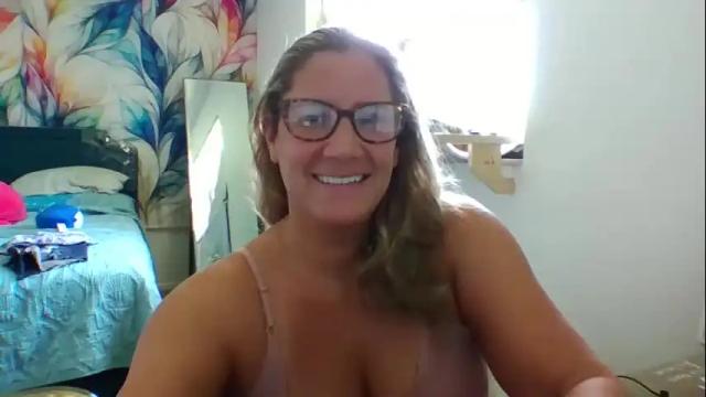 Image 2 of bendybecky69 Stream on Chaturbate on 1 month ago