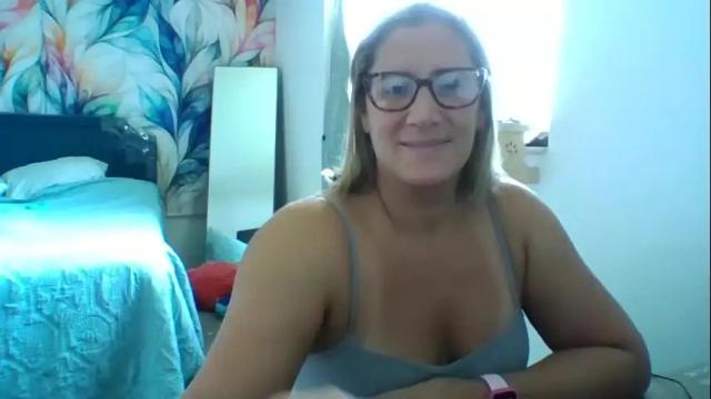 Image 8 of bendybecky69 Stream on Chaturbate on 1 month ago