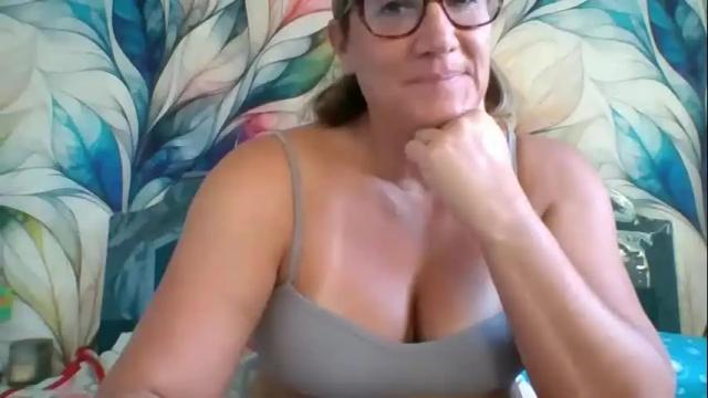 Image 2 of bendybecky69 Stream on Chaturbate on 1 month ago
