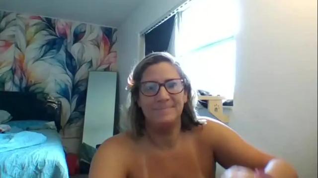 Image 10 of bendybecky69 Stream on Chaturbate on 25 days ago