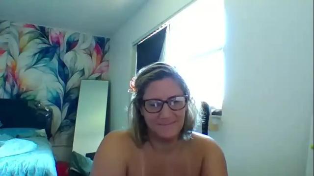 Image 3 of bendybecky69 Stream on Chaturbate on 25 days ago