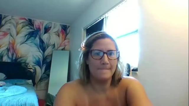 Image 4 of bendybecky69 Stream on Chaturbate on 25 days ago
