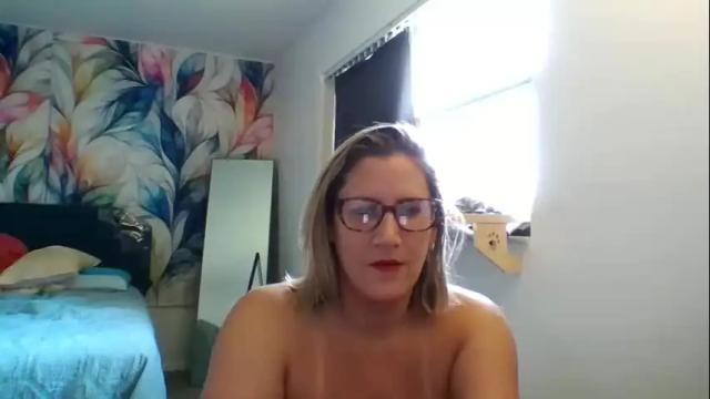 Image 3 of bendybecky69 Stream on Chaturbate on 20 days ago