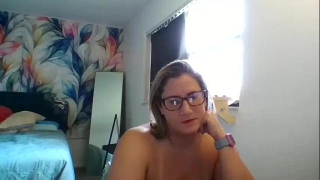 Image 8 of bendybecky69 Stream on Chaturbate on 20 days ago
