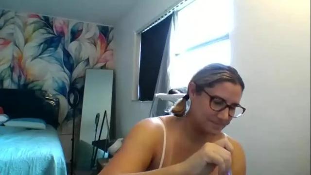 Image 2 of bendybecky69 Stream on Chaturbate on 15 days ago