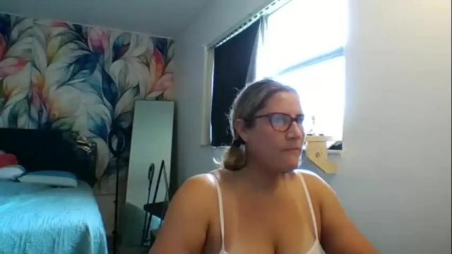 Image 8 of bendybecky69 Stream on Chaturbate on 15 days ago