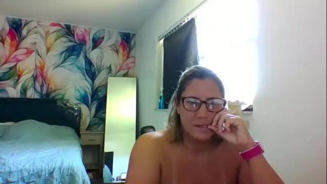 Image 11 of bendybecky69 Stream on Chaturbate on 3 months ago