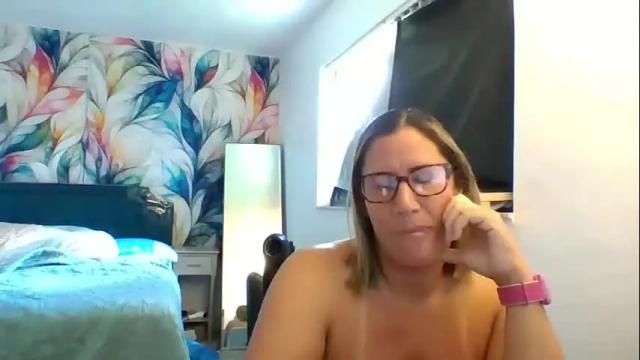 Image 4 of bendybecky69 Stream on Chaturbate on 3 months ago