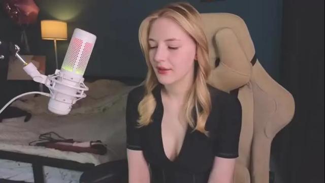 Image 3 of benty_bunny Stream on Chaturbate on 16 days ago