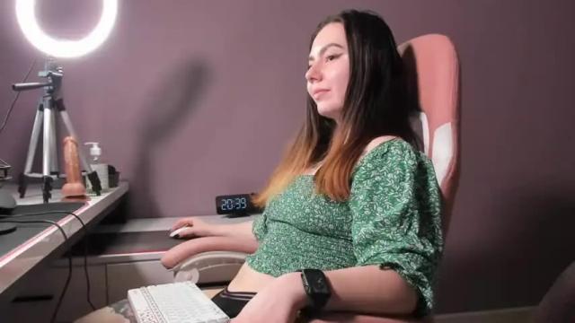 Image 4 of beriesniks Stream on Chaturbate on 13 months ago