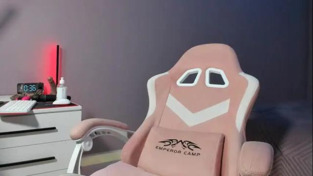 Image 2 of beriesniks Stream on Chaturbate on 1 month ago