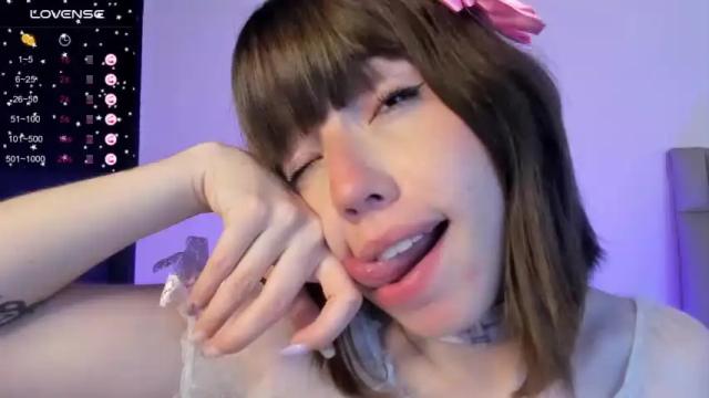 Image 3 of berry_008 Stream on Chaturbate on 17 months ago