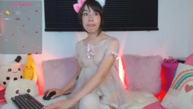 Image 2 of berry__008 Stream on Chaturbate on 14 months ago
