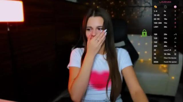 Image 4 of berry_alma Stream on Chaturbate on 1 month ago