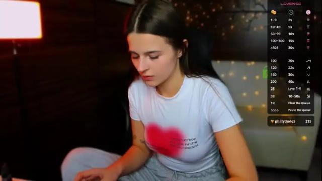 Image 6 of berry_alma Stream on Chaturbate on 1 month ago