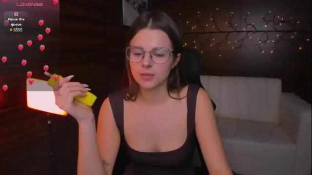 Thumbnail 1, berry_alma's Stream at Chaturbate, 1 month ago