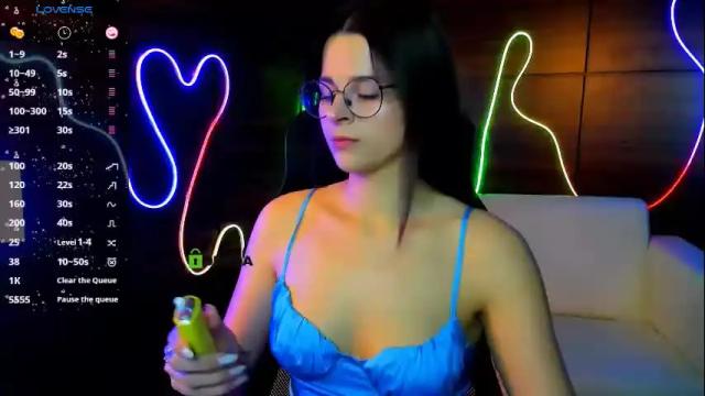 Image 10 of berry_alma Stream on Chaturbate on 24 days ago