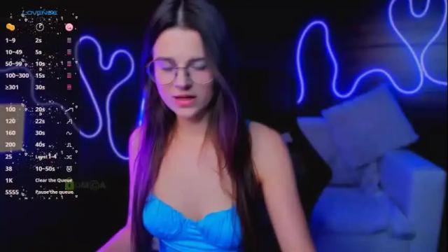 Image 6 of berry_alma Stream on Chaturbate on 17 days ago