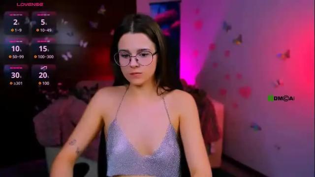 Image 3 of berry_alma Stream on Chaturbate on 14 days ago