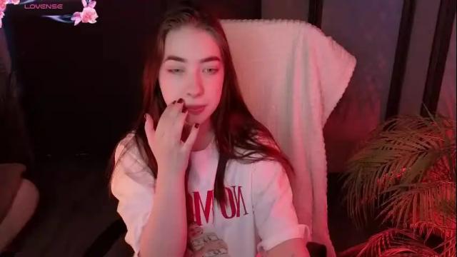 Image 2 of berry_muffin Stream on Chaturbate on 2 months ago