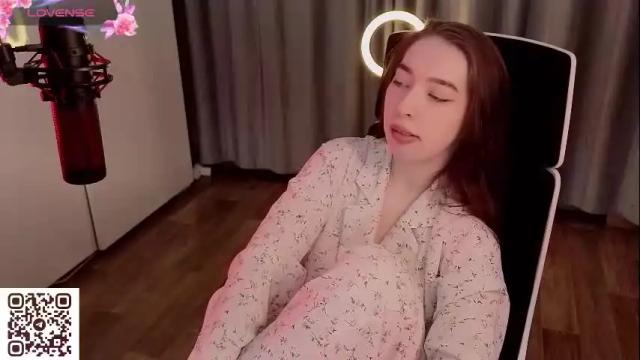 Image 4 of berry_muffin Stream on Chaturbate on 1 month ago