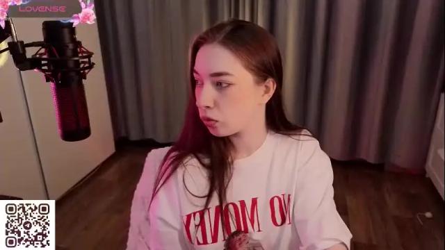 Image 4 of berry_muffin Stream on Chaturbate on 1 month ago
