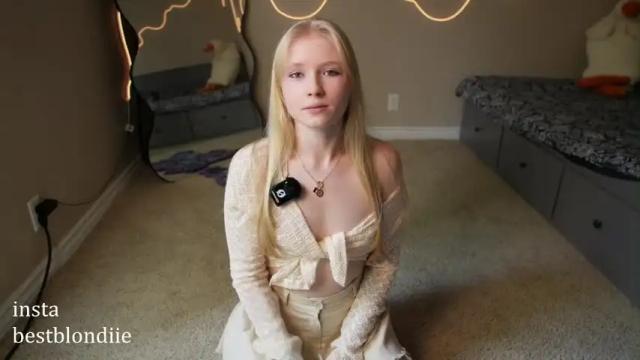 Image 3 of bestblondiiecb Stream on Chaturbate on 1 month ago