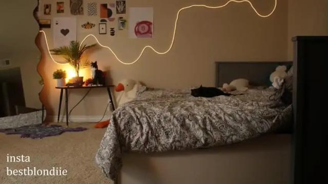 Image 3 of bestblondiiecb Stream on Chaturbate on 3 days ago