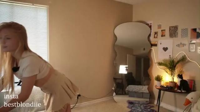 Image 6 of bestblondiiecb Stream on Chaturbate on 27 days ago
