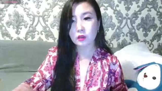 Image 2 of bet_lu Stream on Chaturbate on 13 months ago