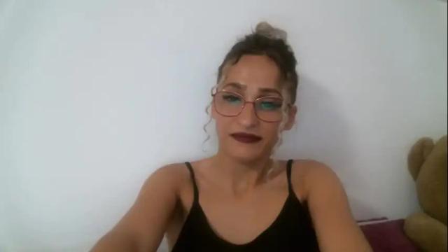 Image 3 of beth240598 Stream on Chaturbate on 26 days ago