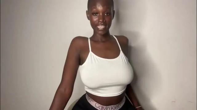 Image 2 of betty_fire_ Stream on Chaturbate on 2 months ago