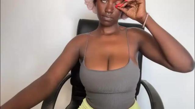 Image 2 of betty_fire_ Stream on Chaturbate on 1 month ago