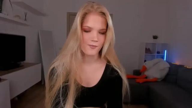 Image 8 of betty_gre Stream on Chaturbate on 18 months ago
