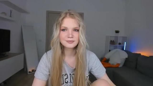 Image 12 of betty_gre Stream on Chaturbate on 18 months ago