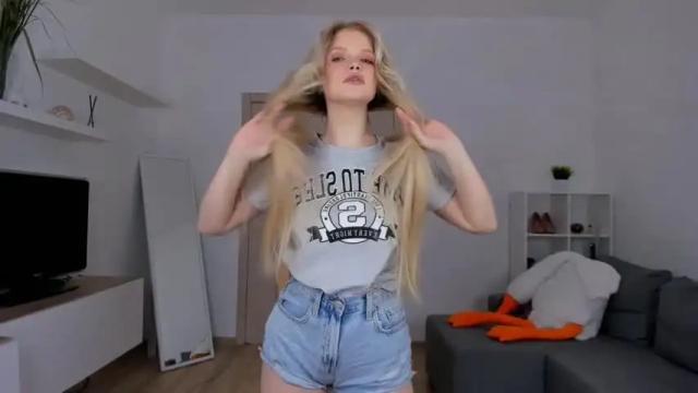 Image 2 of betty_gre Stream on Chaturbate on 18 months ago