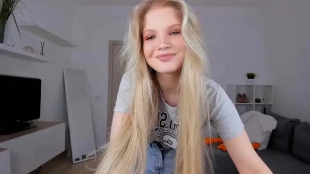 Image 4 of betty_gre Stream on Chaturbate on 18 months ago