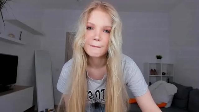 Image 8 of betty_gre Stream on Chaturbate on 18 months ago