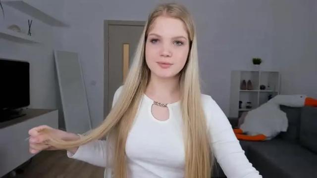 Image 11 of betty_gre Stream on Chaturbate on 18 months ago